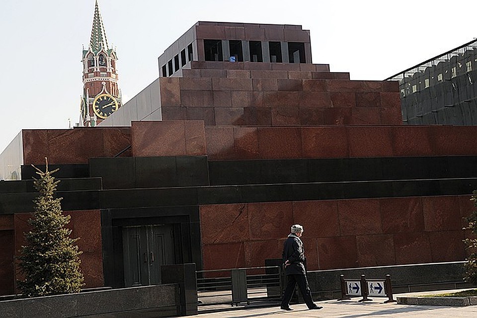 Мавзолей ленина архитектурный стиль. Мавзолей в.и Ленина на красной площади в Москве. Третий мавзолей Ленина.